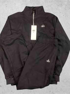 ALO Yoga Men's Black Zip Up Sweater and Sweatpants Set Size medium